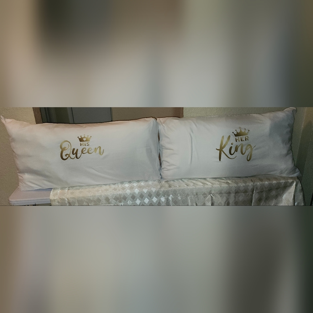 👑Luxurious White Pillow Cases "His Queen" & "Her King"  Set